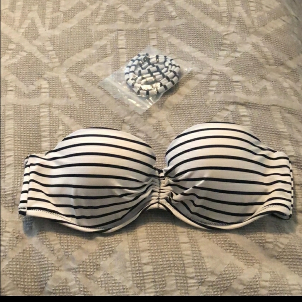 Victoria’s Secret-Strapless Bathing Suit Top-34B